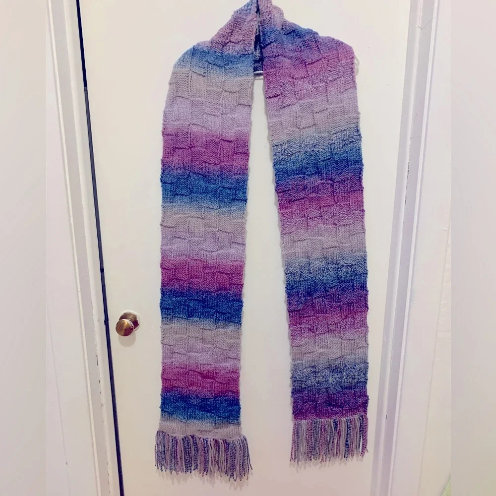 SCARF FOR WINTER - Picture 1 of 3